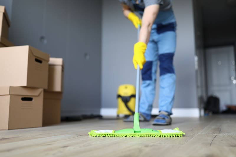 Professional move-out cleaning in Seattle, Denver & Austin — deep clean floors, cabinets and windows to protect your security deposit with Gleaming Space